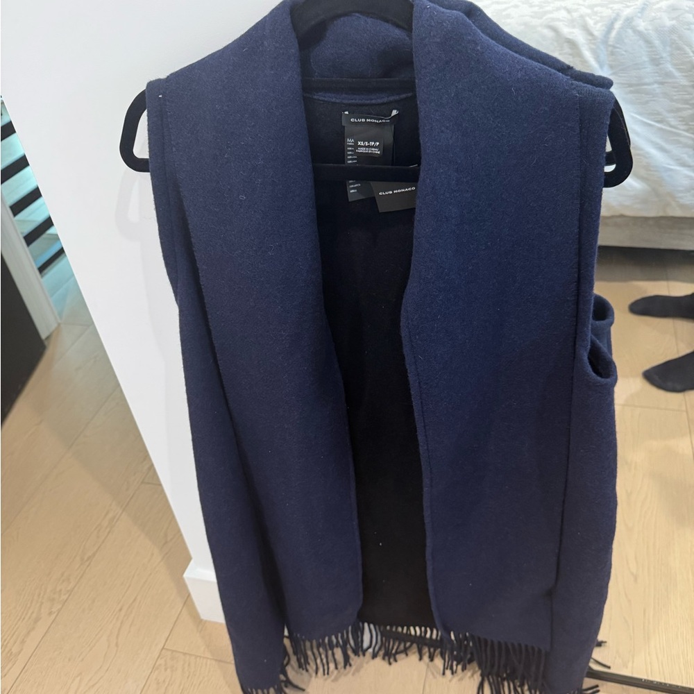 NWT Club Monaco 100% wool vest with scarf ISADORA VEST
FOULARDS NAVY